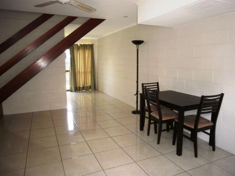 6/17 Sandown Close, Woree QLD 4868