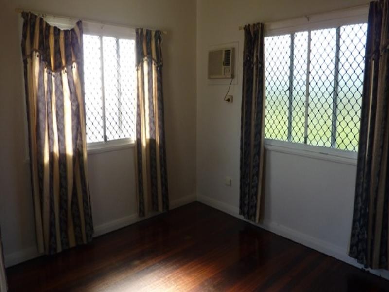 107 English Street, Manunda QLD 4870