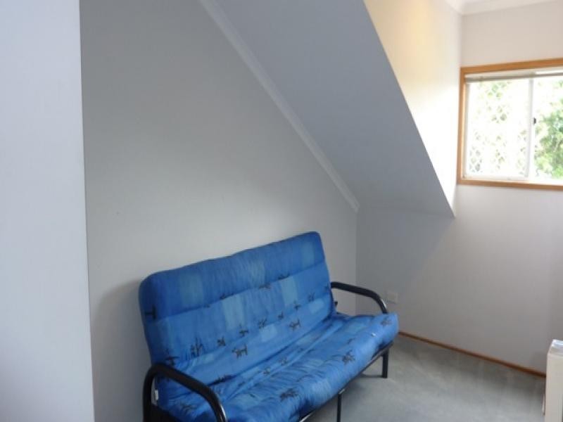 9/464 McCoombe Street, Mooroobool QLD 4870