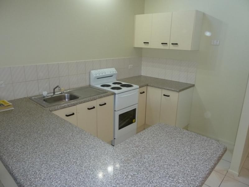 2/370 Severin Street, Parramatta Park QLD 4870