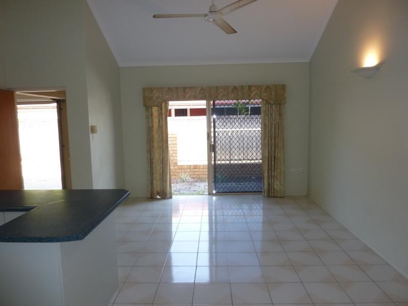 2/370 Severin Street, Parramatta Park QLD 4870