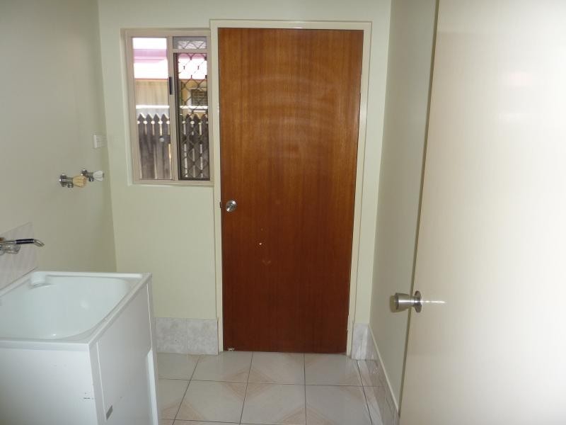 2/370 Severin Street, Parramatta Park QLD 4870