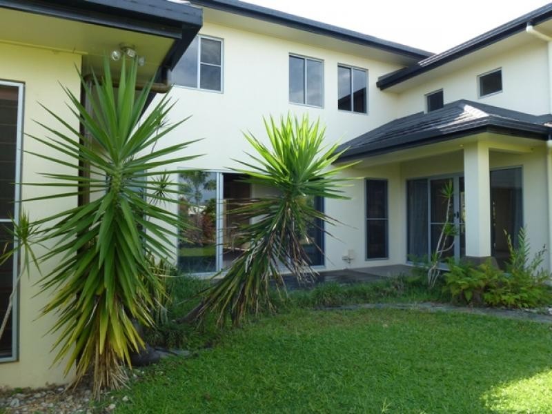 2 Rossmann Road, Smithfield QLD 4878
