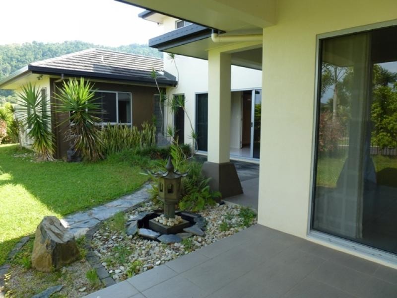 2 Rossmann Road, Smithfield QLD 4878