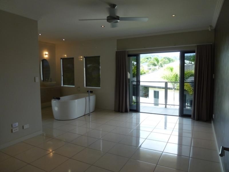 2 Rossmann Road, Smithfield QLD 4878