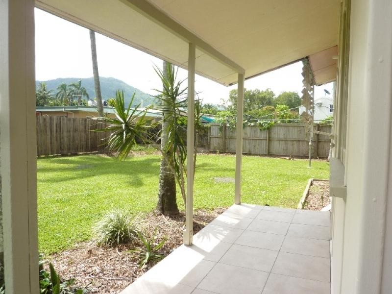 2/60 Dalton Street, Westcourt QLD 4870