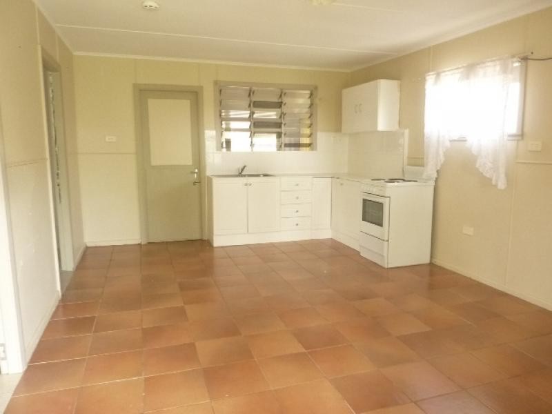 2/60 Dalton Street, Westcourt QLD 4870