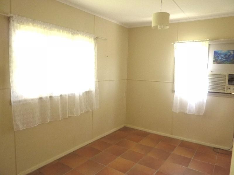 2/60 Dalton Street, Westcourt QLD 4870