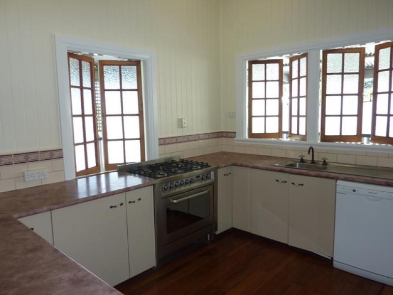 236 Aumuller Street, Westcourt QLD 4870