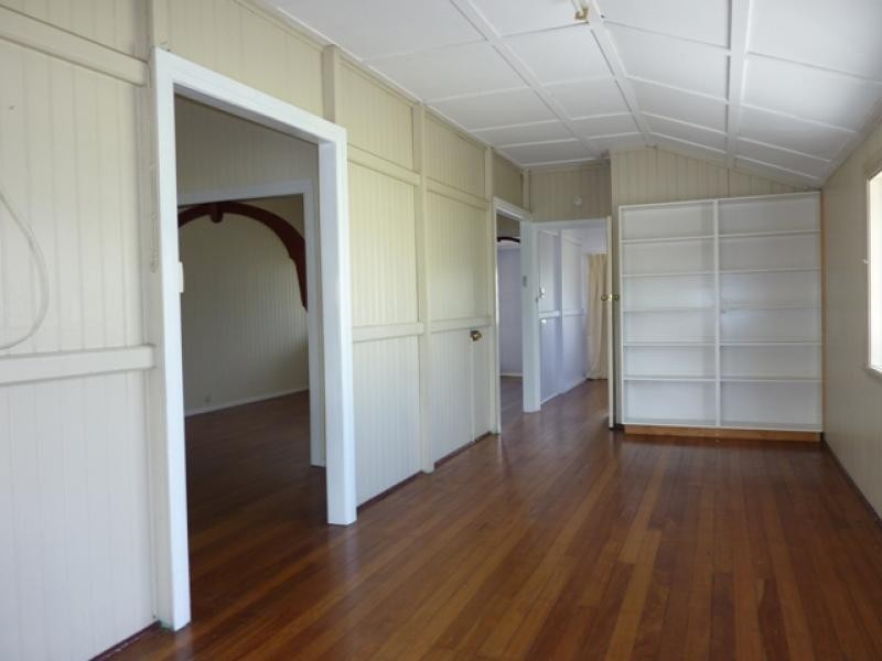 236 Aumuller Street, Westcourt QLD 4870