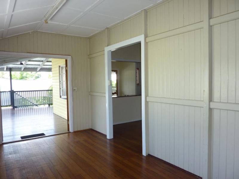 236 Aumuller Street, Westcourt QLD 4870