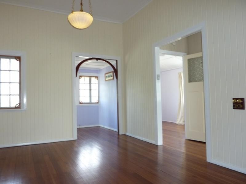 236 Aumuller Street, Westcourt QLD 4870