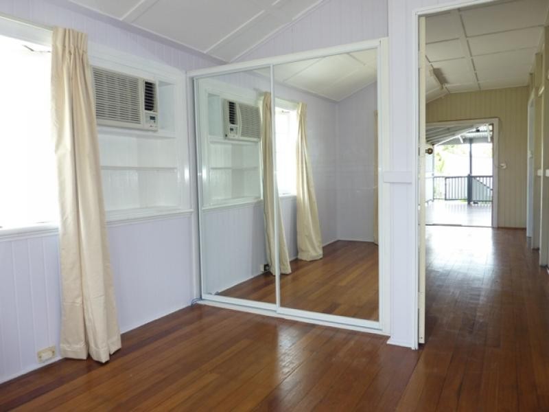 236 Aumuller Street, Westcourt QLD 4870