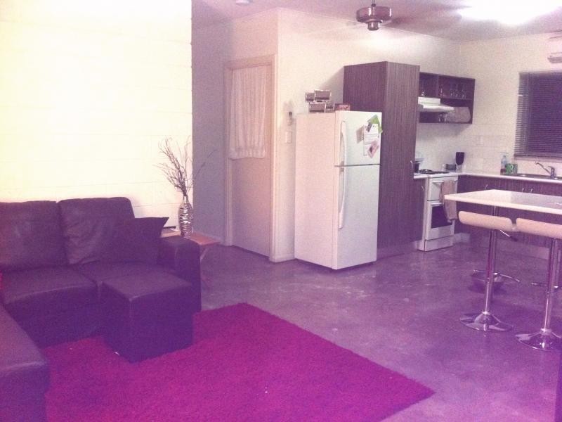 1/111 Tills Street, Westcourt QLD 4870