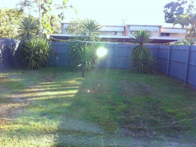 1/111 Tills Street, Westcourt QLD 4870