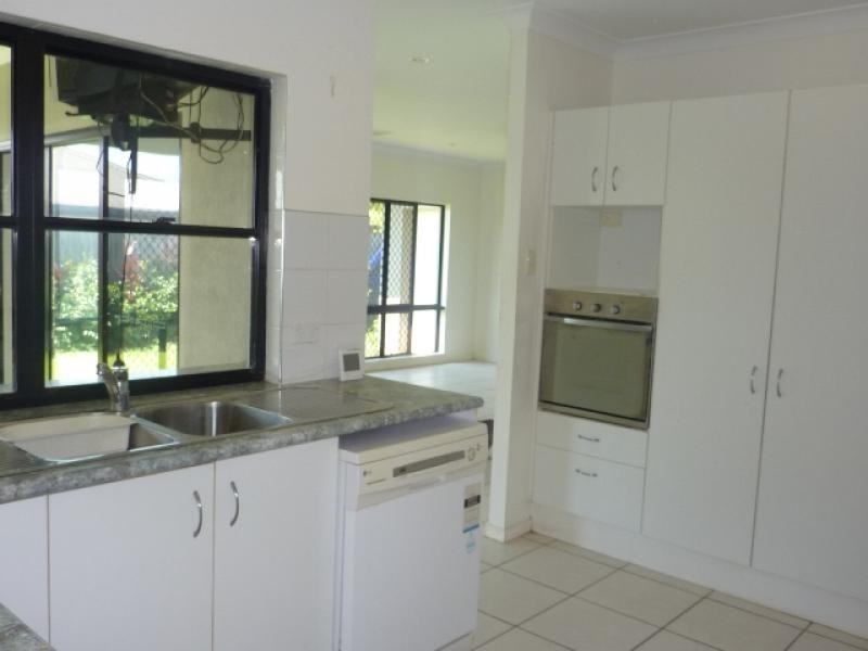 23 Sunbird Drive, Woree QLD 4868