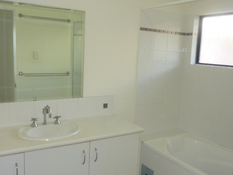 23 Sunbird Drive, Woree QLD 4868