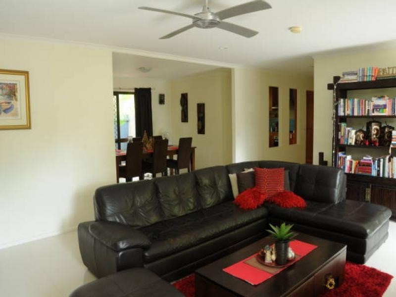 17 Thais Street, Palm Cove QLD 4879