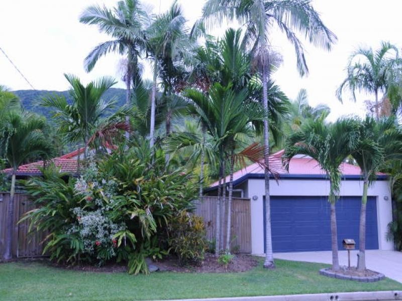 17 Thais Street, Palm Cove QLD 4879