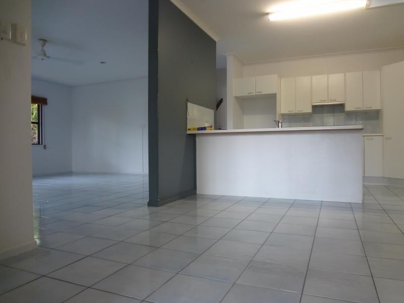 18 Hermes Close, Mooroobool QLD 4870