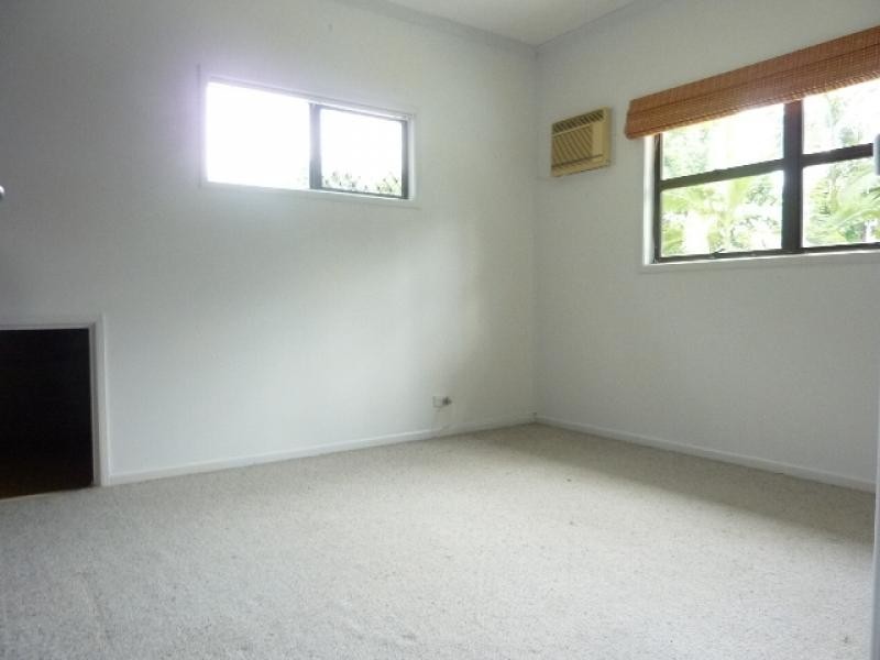 18 Hermes Close, Mooroobool QLD 4870