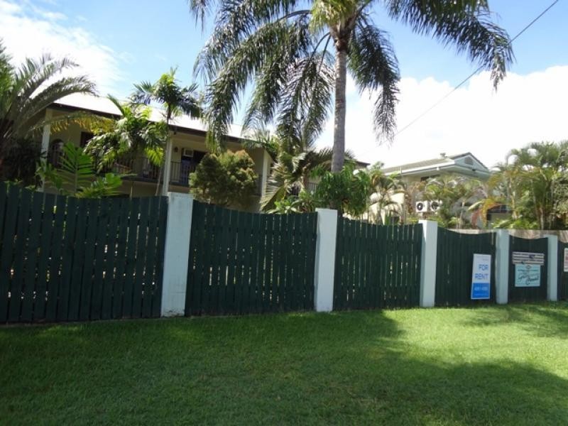 2/14 Girralong Street, Woree QLD 4868