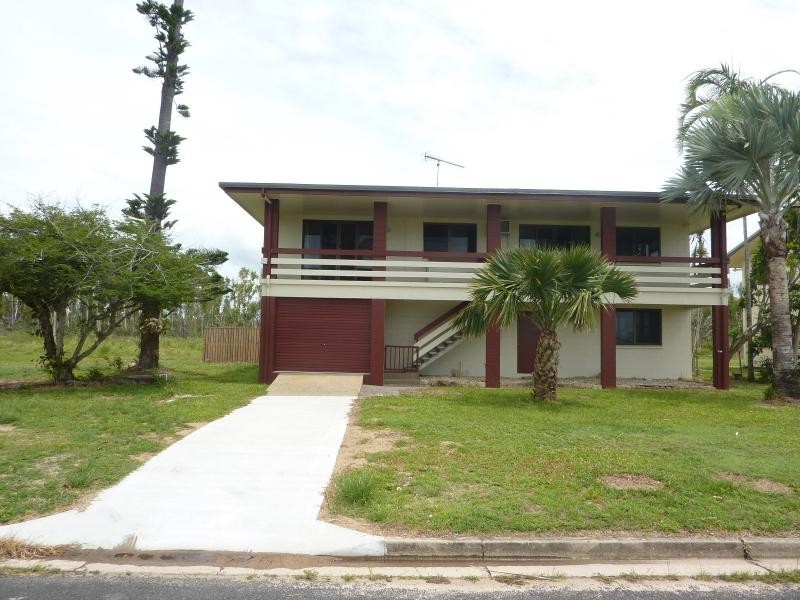 79 Taylor Street, Tully Heads QLD 4854