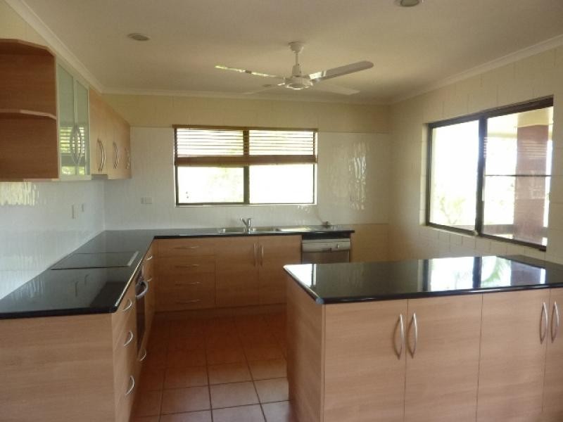 79 Taylor Street, Tully Heads QLD 4854