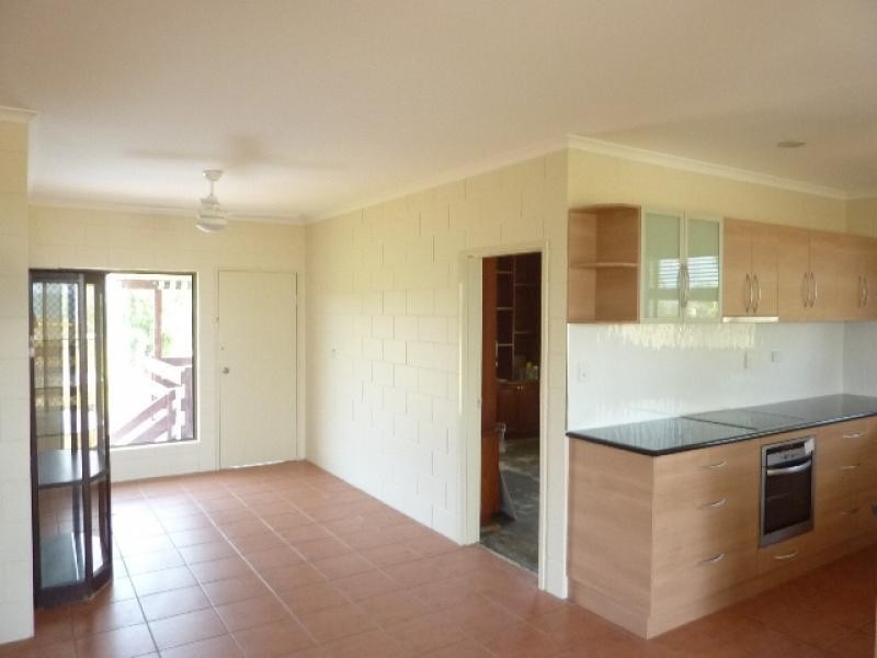 79 Taylor Street, Tully Heads QLD 4854