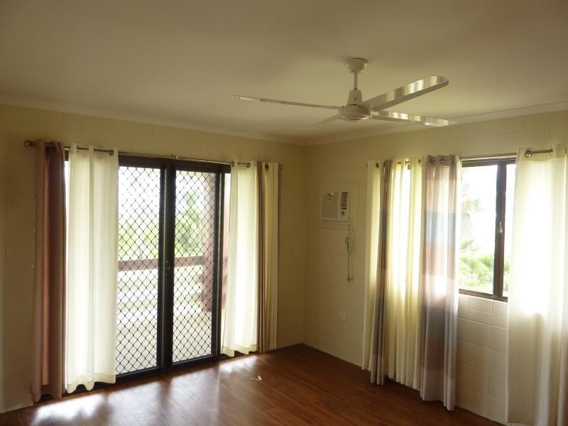 79 Taylor Street, Tully Heads QLD 4854