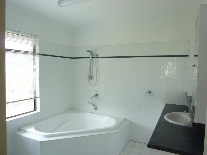 79 Taylor Street, Tully Heads QLD 4854