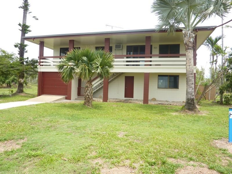 79 Taylor Street, Tully Heads QLD 4854