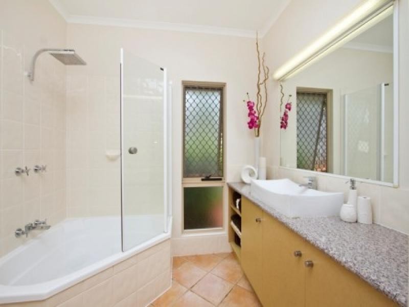 19 Guthrie Close, Bentley Park QLD 4869