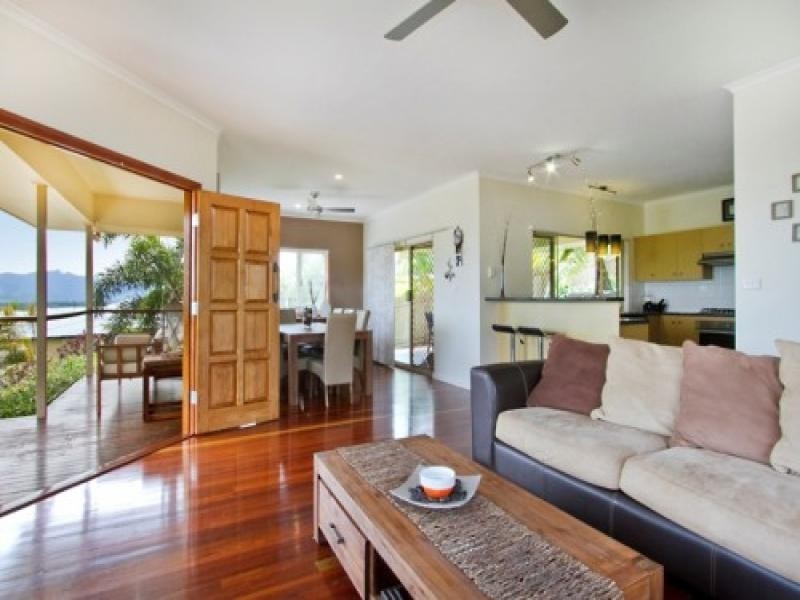 19 Guthrie Close, Bentley Park QLD 4869