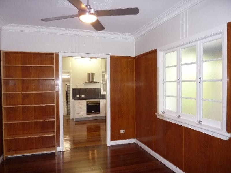 251 Aumuller Street, Westcourt QLD 4870