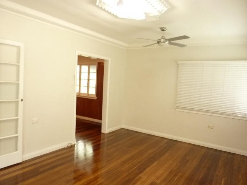 251 Aumuller Street, Westcourt QLD 4870