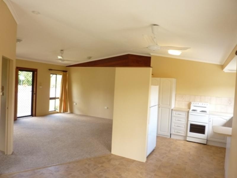98 Dillon Street, Westcourt QLD 4870