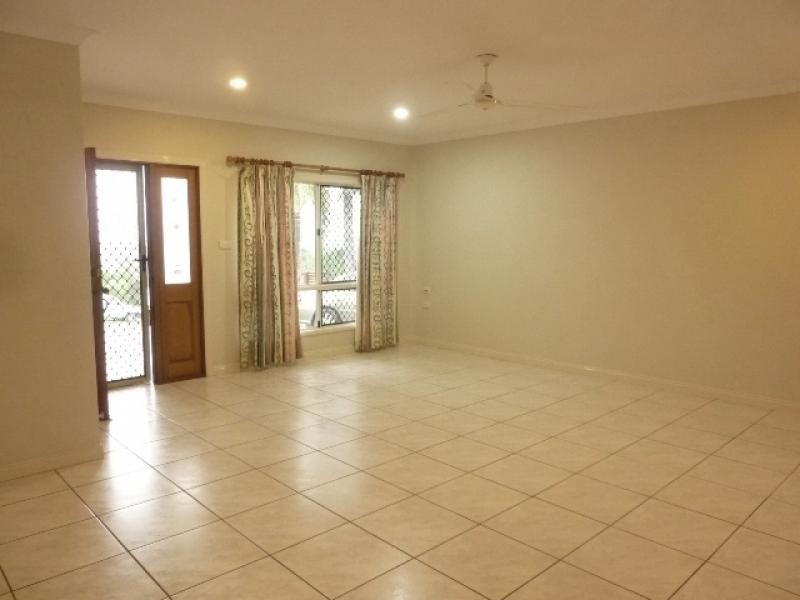 8 Gilmore Street, Bentley Park QLD 4869