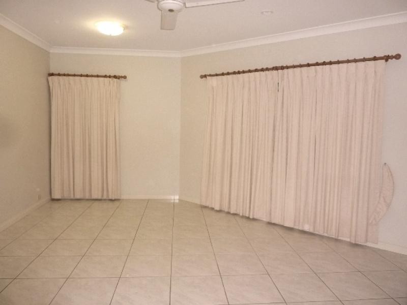 8 Gilmore Street, Bentley Park QLD 4869