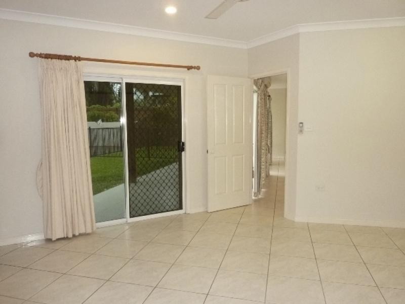 8 Gilmore Street, Bentley Park QLD 4869