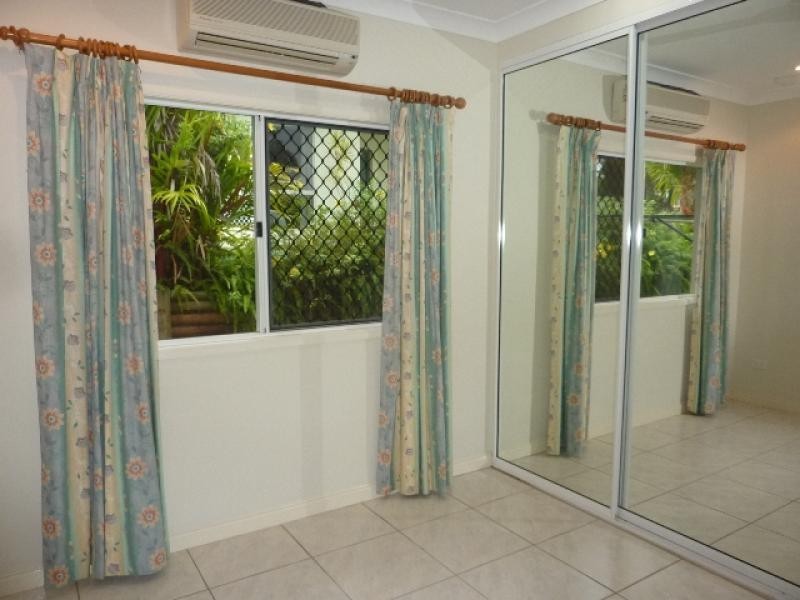 8 Gilmore Street, Bentley Park QLD 4869