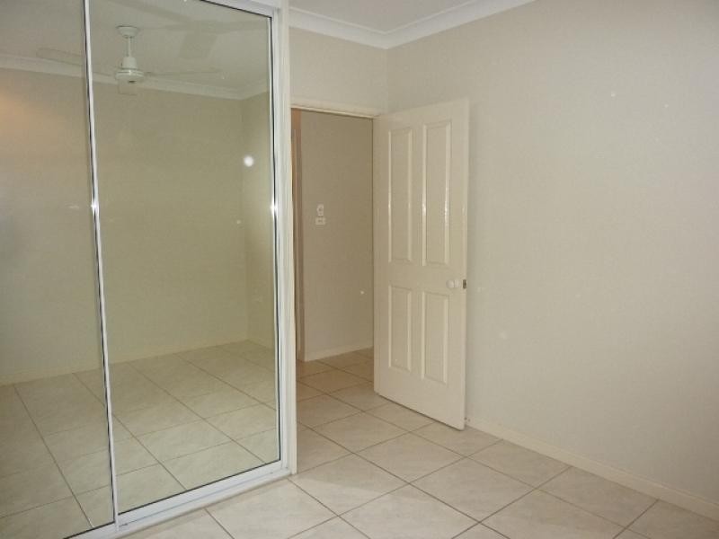 8 Gilmore Street, Bentley Park QLD 4869