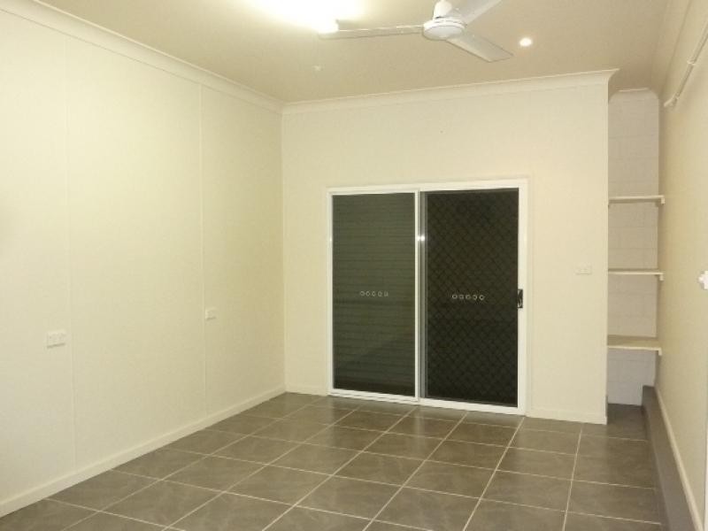 8 Gilmore Street, Bentley Park QLD 4869