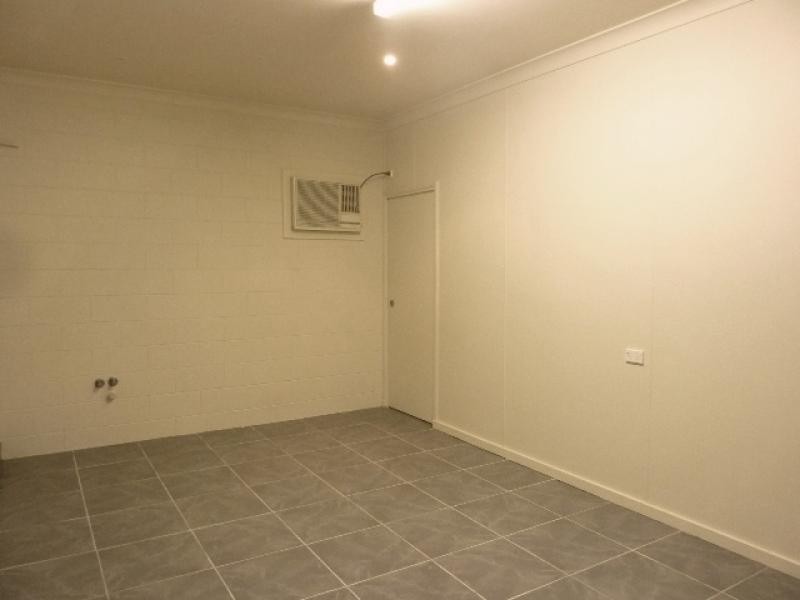 8 Gilmore Street, Bentley Park QLD 4869