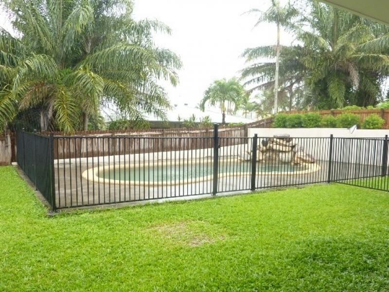 8 Gilmore Street, Bentley Park QLD 4869