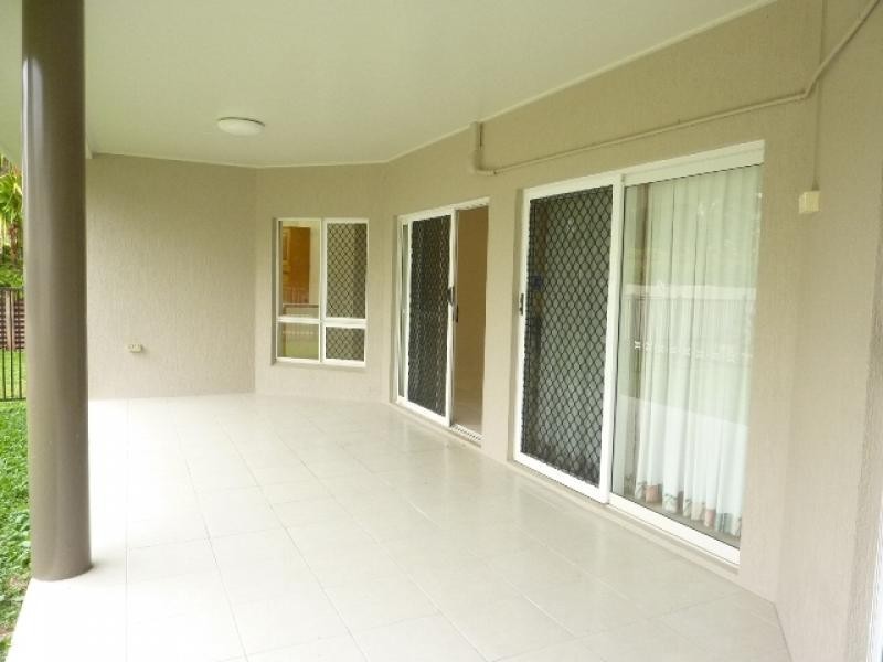 8 Gilmore Street, Bentley Park QLD 4869