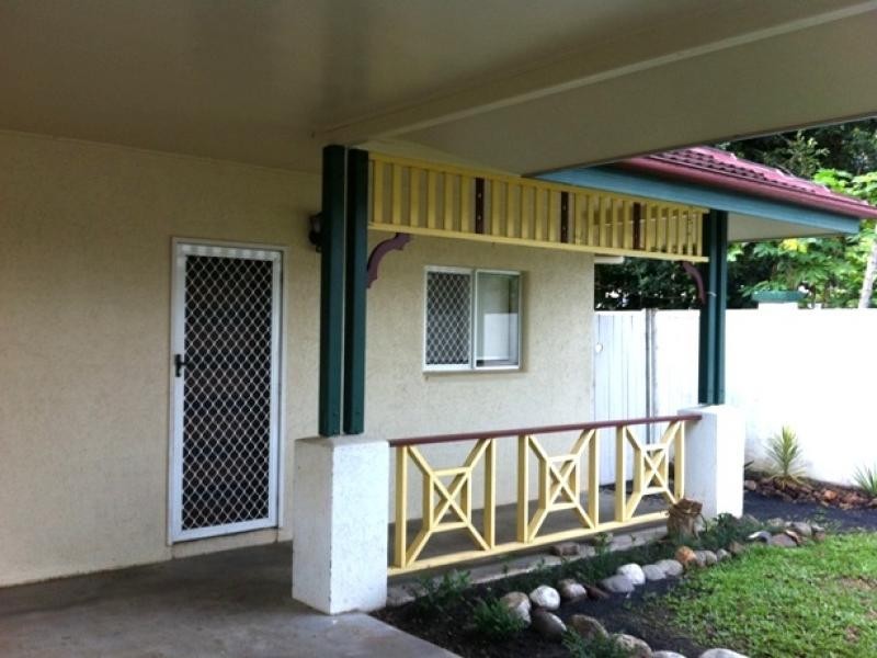 82 Silky Oak Court, Mooroobool QLD 4870