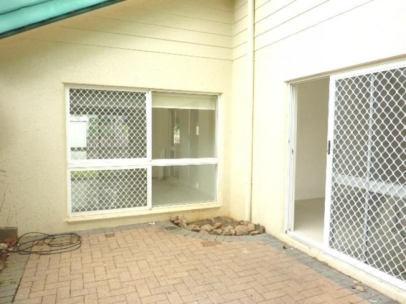 82 Silky Oak Court, Mooroobool QLD 4870