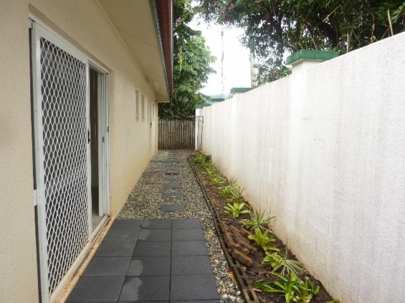 82 Silky Oak Court, Mooroobool QLD 4870