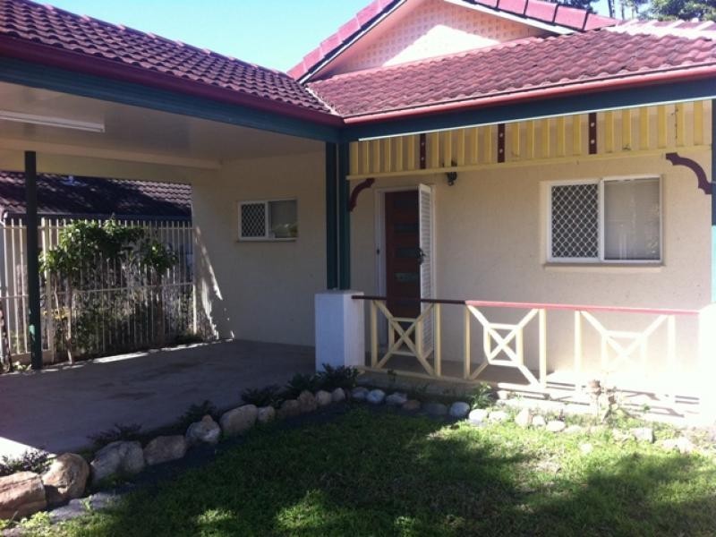 82 Silky Oak Court, Mooroobool QLD 4870